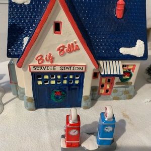 Snow Village - Service Station (In original box)